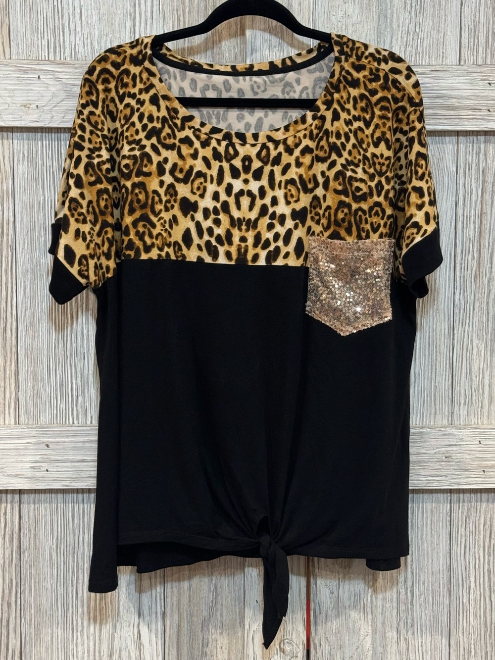 Women’s Leopard Print and Black Tie-Hem Top with Sequin Pocket Sz 2X